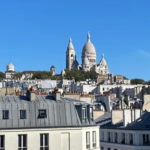 Studio Immergé Dans Pigalle Donnant Sur Une Vue Magnifique Du Sacré-coeur Paris